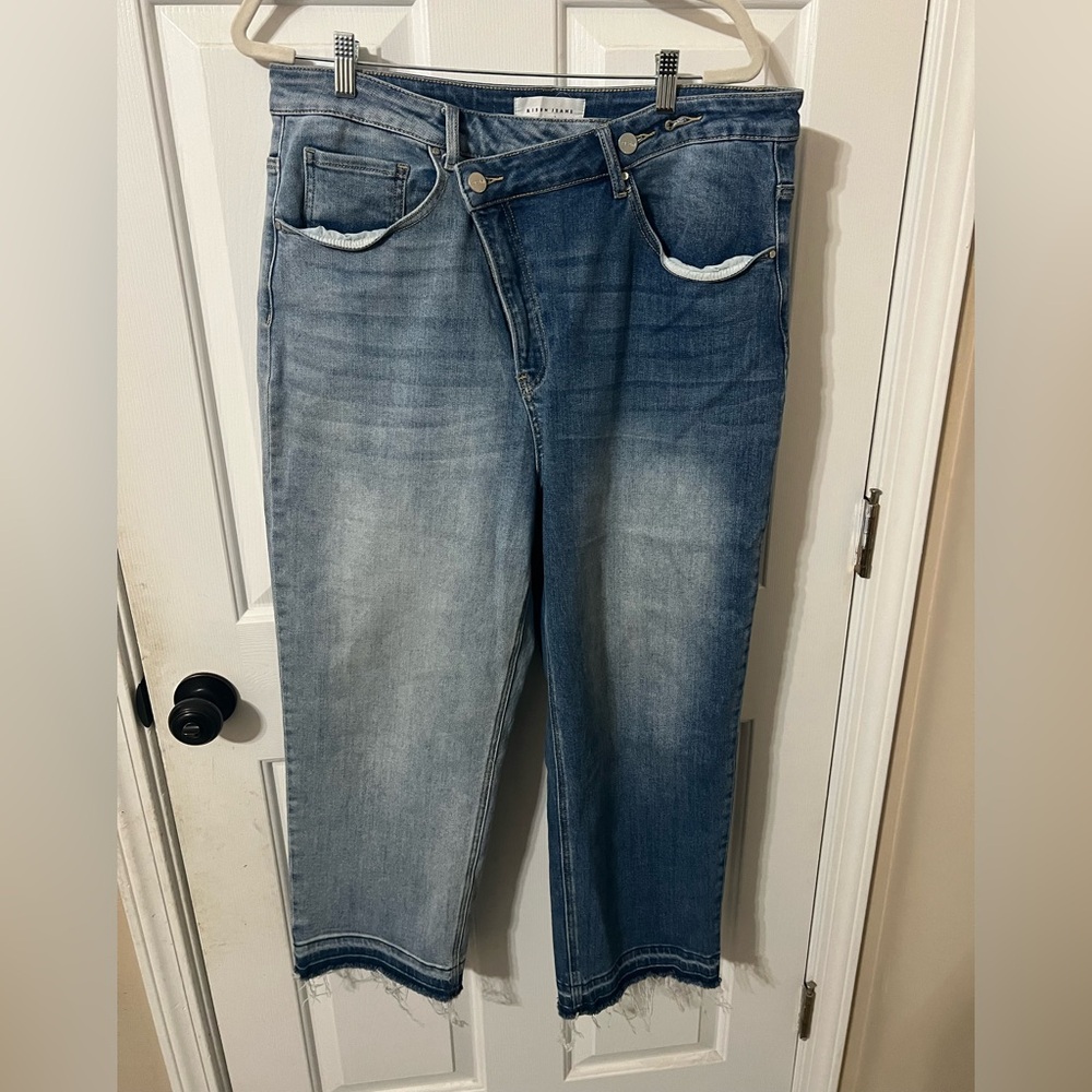 Risen Women’s 1XL Two-toned Distressed Crossover Blue Jeans High Rise Edgy